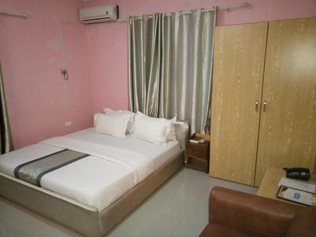 Glorious Hotel & Suites Ikotun Exterior foto